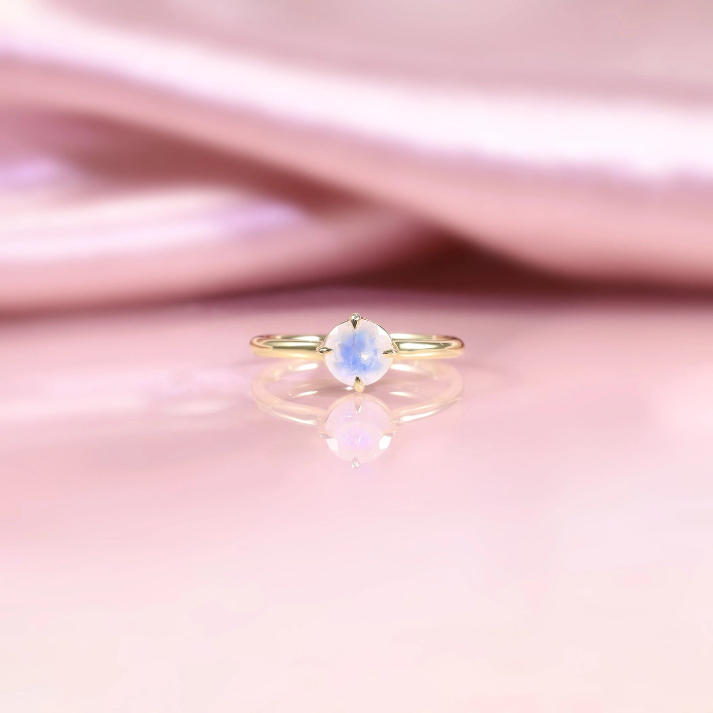 GEM'S BALLET Moonstone Ring 1.03ct 18K Gold Plated Prongs