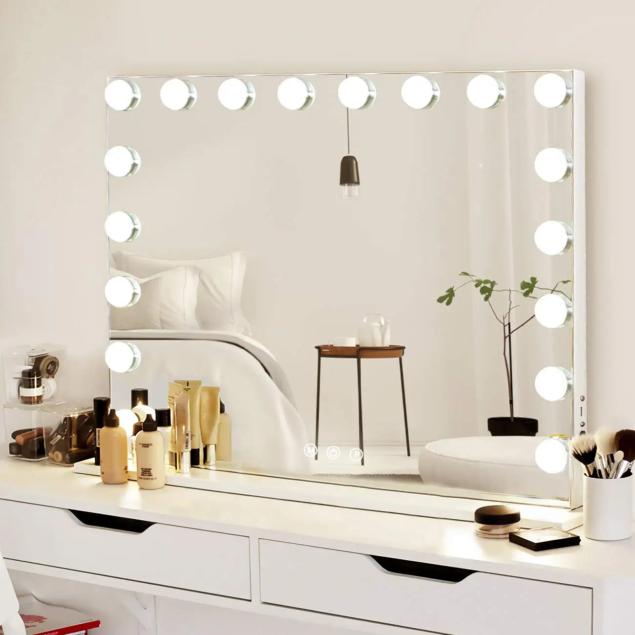Hollywood Makeup Mirror 18 LED USB Port 3 Lighting Modes